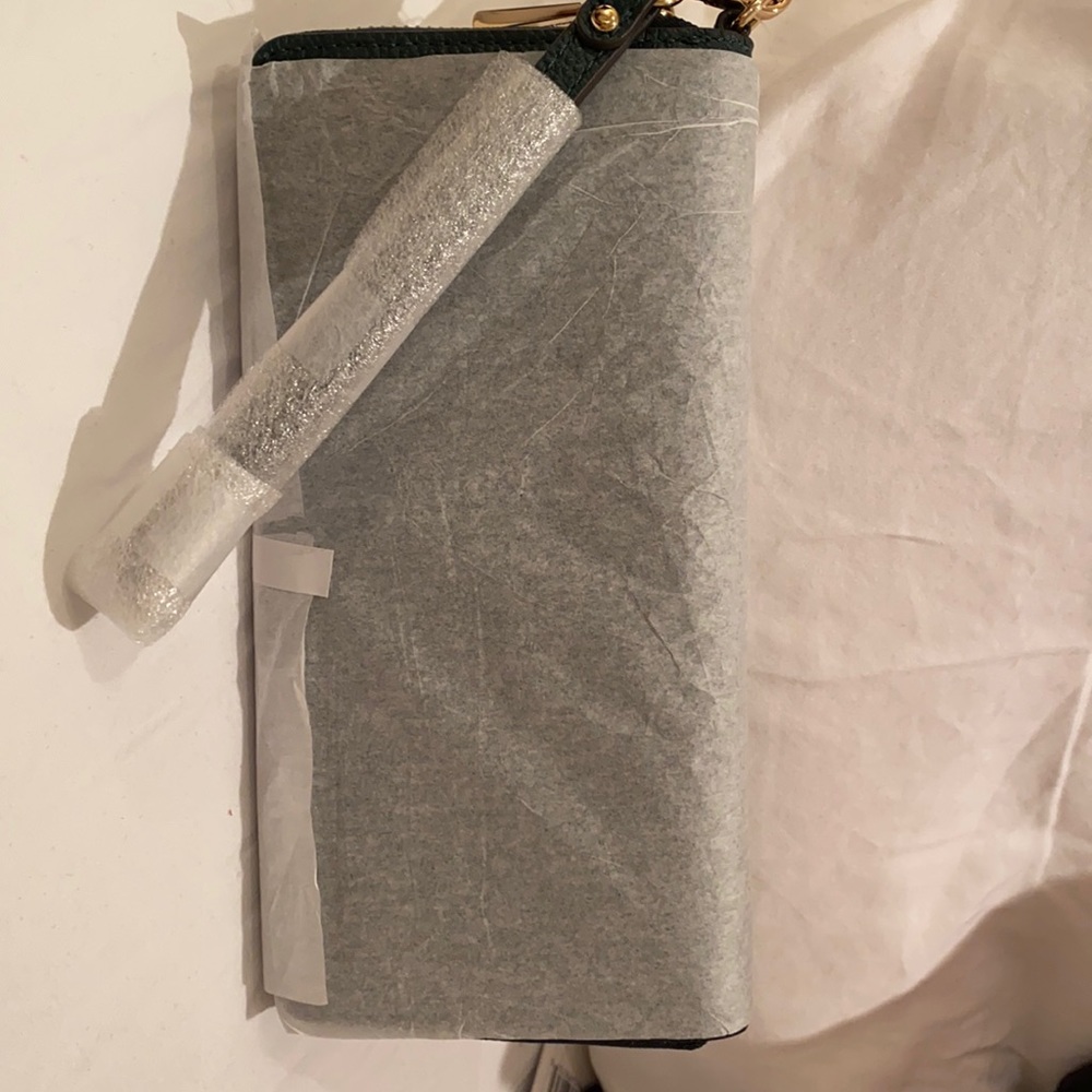 Michael Kors zip wallet